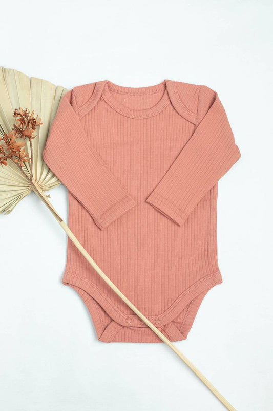 Baby organic cotton ribbed bodysuit: Clay